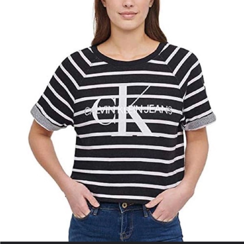 🔥111–NWOT Calvin Klein Black and White Striped Crop Top